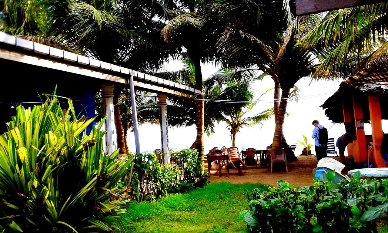 Ram'S Surfing Beach,Midigama East Exteriör bild